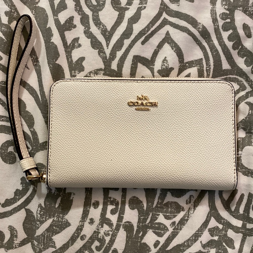 Used Leather zip around Coach wristlet/wallet